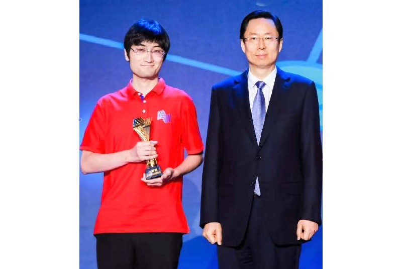获奖-墨影科技团队于“2018中国人工智能峰会”获得金奖。